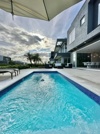 Imagem Casa em Condominio 4 Dormitórios - Bairro --