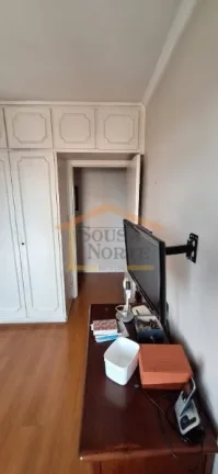 Imagem Apartamento 80m², 2 dormitórios com armários embutidos, 2 banheiros, sendo 1 de serviço, cozinha...