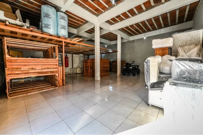 Imagem Casa à venda em Porto Alegre, Agronomia, com 2 quartos, 220m²