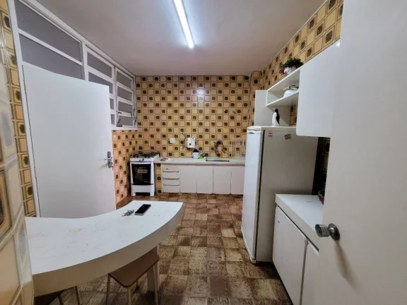 Imagem PITANGUEIRAS – FRENTE AO MAR COM MARAVILHOSA VISTA, MARAVILHOSO APARTAMENTO TOTALMENTE AMPLO E AREJADO, GARAGEM EM PARQUEAMENTO.