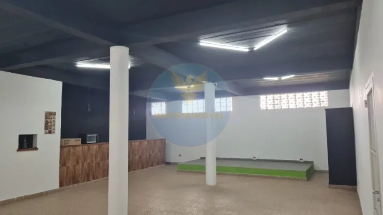 Imagem Prédio comercial à locação em Cotia com terrenos extras