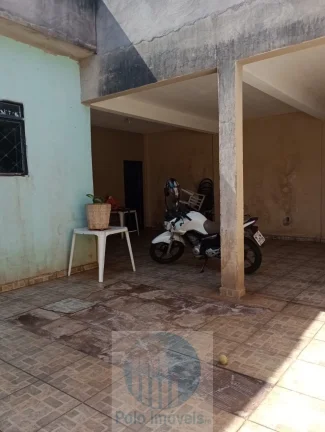 Imagem Casa térrea a venda R$ 270.000, bairro Presidente Dutra com 2 quartos sendo 1 suíte, 3 vagas de garagem em Ribeirão Preto - SP