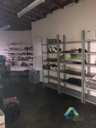 Imagem Excelente sobrado com 3 dormitórios, 3 vagas, 3 banheiros com facil acesso a comércios e principais avenidas