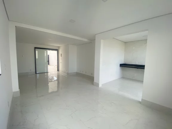 Imagem Imperdível! Casa à venda em Contagem-MG, Parque Xangri-lá: 3 quartos, 1 suíte, 3 salas, 3 banheiros, 4 vagas de garagem, 170m².