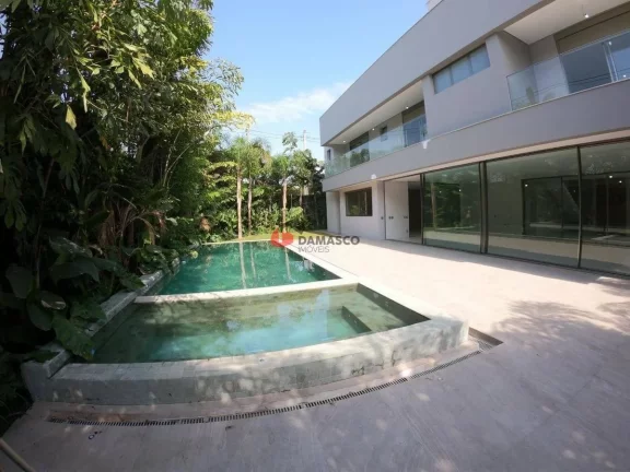 Imagem Sobrado à venda 5 Quartos, 5 Suites, 6 Vagas, 950M², Cerâmica, São Caetano do Sul - SP