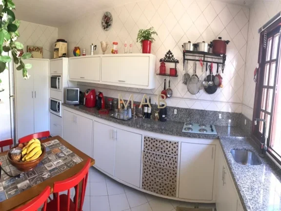 Imagem Imperdível casa à venda em Florianópolis-SC, bairro Ingleses: 5 quartos, 1 suíte, 3 salas, 4 banheiros, 3 vagas, 225m².