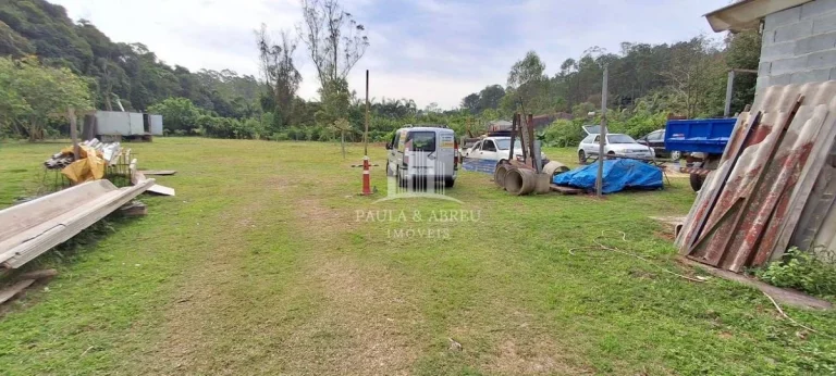 Imagem Terreno de 3.323m², Plano, Galpão pequeno, Saída para esgoto no Sampaio Vidal, Mauá-SP