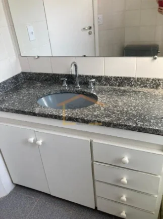 Imagem Apartamento com 38m², composto por 1 dormitório equipado com armário, 1 banheiro, sala dois ambie...