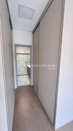 Imagem Área Construída: 220 m²
Terreno: 300 m²
Andar Térreo:

Suítes: 3 suítes, sendo 2 com armário...