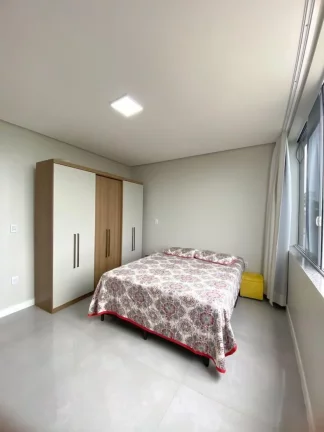 Imagem Triplex à venda, com 3 quartos, 130m²