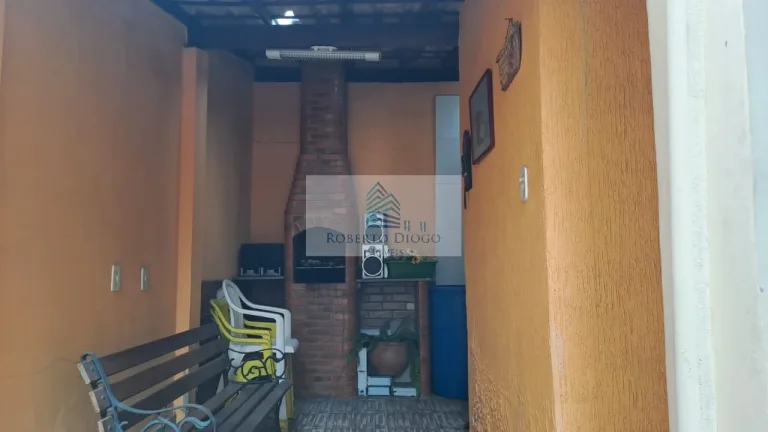 Imagem Casa à venda em Niterói-RJ, bairro Fonseca: 3 quartos, 1 suíte, 1 sala, 2 banheiros, 1 vaga de garagem, 100m² de área.