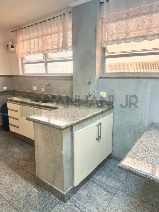 Imagem Alugue já! Apartamento de 4 quartos no Itaim Bibi, São Paulo-SP com 138m², 1 suíte, 3 salas e 2 vagas de garagem.