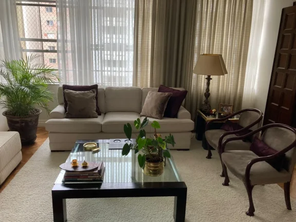Imagem Apartamento 275 M², 1 por andar, 4Q, 2 Suítes, Ampla sala, 5 banheiro, 4 vagas fixas, depósito, armários, split, próximo metrô, academia, iluminado.