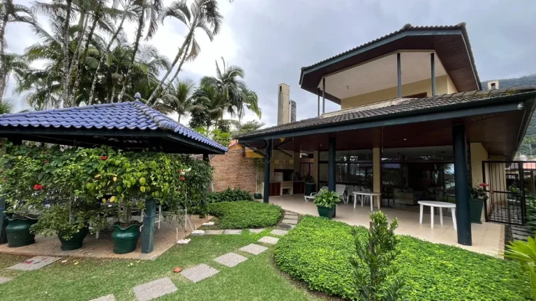 Imagem CASA EM CONDOMINIO FECHADO COM 4 SUÍTES,5 VAGAS DE GARAGEM,VARANDA GOURMET COM CHURRASQUEIRA,SALA COM 2 AMBIENTES E SALA DE ESTAR.