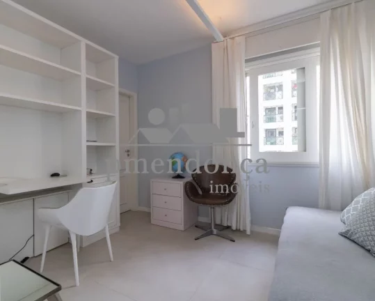 Imagem Apartamento com 258m² no Alto de Pinheiros, 4 suítes e 4 vagas.