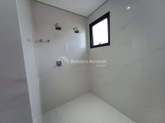 Imagem Esta linda residência combina elegância e conforto em um projeto com ambientes integrados e acabam...