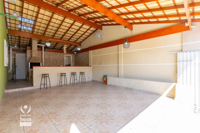 Imagem Sobrado de ESQUINA com ÁREA GOURMET com 3 quartos, 1 Suíte, 1 Demi-Suite, Área Gourmet à venda, 220 m² por R$ 899.900 - Portão - Curitiba/PR