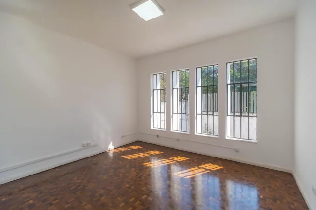 Imagem Casa Comercial no bairro Santa Quitéria