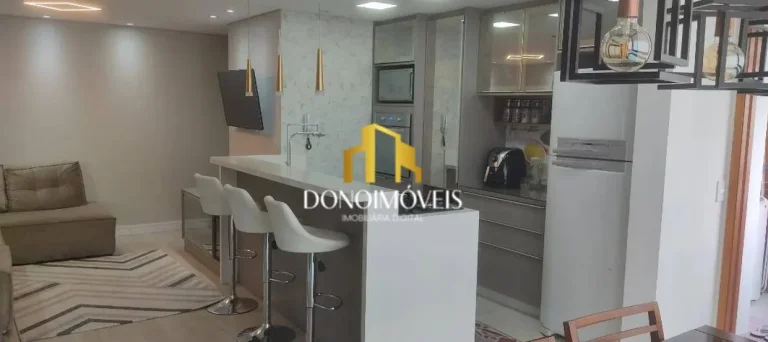 Imagem O apartamento no Condomínio SKY Patriani, em Santo André, tem 83m² e conta com 2 suítes, 2 vagas...