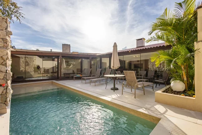 Imagem Casa no Ahú Maravilhosa! Baixou o Preço de R$2900.00,00 por R$2.500.000,00
