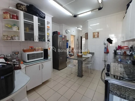 Imagem Localizado na charmosa Rua Bandeirantes, este apartamento no Condomínio Ilha das Canarias oferece u...