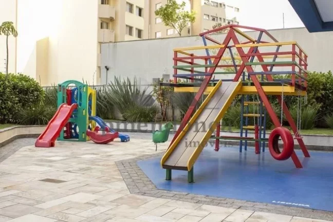Imagem Cobertura Penthouse à venda Alto da Lapa com 3 suítes e 3 vagas, 189m2