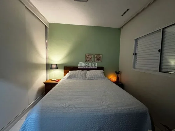 Imagem Casa de 3 dormitórios com suíte e varanda gourmet no Condomínio Vanice Andrade, no bairro Vila Arquelau em Uberaba
