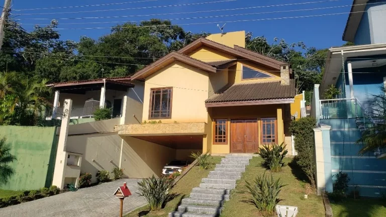 Imagem Sobrado com 4 dormitórios à venda, 335 m² por R$ 2.150.000,00 - Caputera - Arujá/SP
