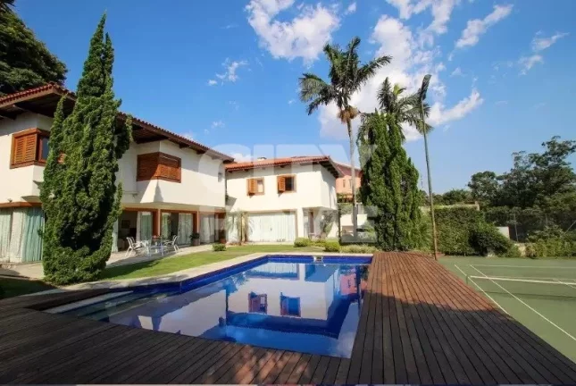 Imagem Casa em excelente localização no Jardim Guedala, direcionada para um lindo jardim com piscina em d...