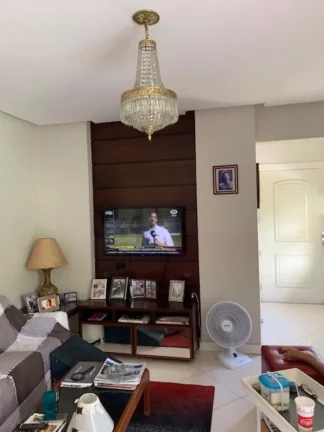 Imagem 3/4, 2 Suites, atualmente modificado p/ 2 Suites, c/ sala ampliada, lavabo e varandas - localizado na Rua da Graça, plana, ao lado do Museu MAC Bahia