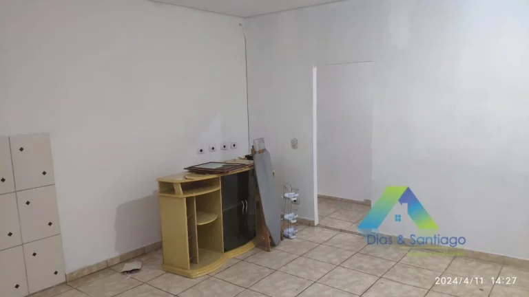 Imagem Casa 2 quartos e Salão 300 metros e vaga para 10 carros
