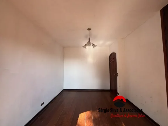 Imagem Casa a Venda Localizado no Bairro Jardim Califórnia em Campos do Jordão-SP.
