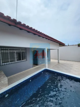Imagem Casa com Piscina, Lote Inteiro Mongaguá - 4 dormitórios - 03 vagas de garagem