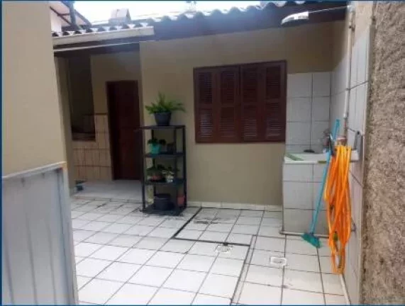 Imagem Casa à Venda em Canasvieiras – 4 Dormitórios 200 Metros da Praia