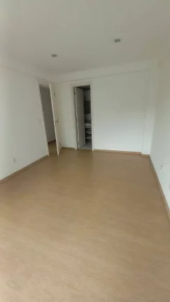 Imagem Vendo este lindo apto de 3 quartos no centro de Nova Friburgo.