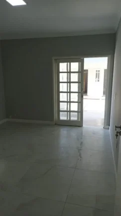 Imagem Casa Padrão para Venda e Aluguel em Centro Tijucas-SC
