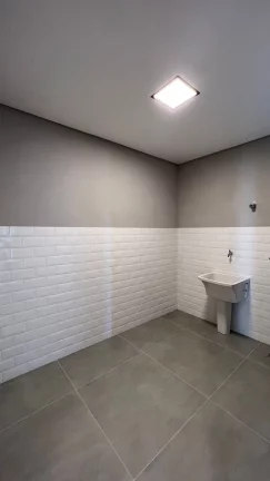 Imagem Imóvel luxuoso localizado em um condomínio com segurança 24 horas. Localização privilegiada em Rifaina-SP