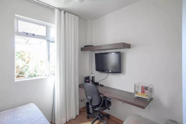 Imagem Este espaÃ§oso apartamento Ã© uma excelente opÃ§Ã£o para quem busca conforto e praticidades. Com trÃ...