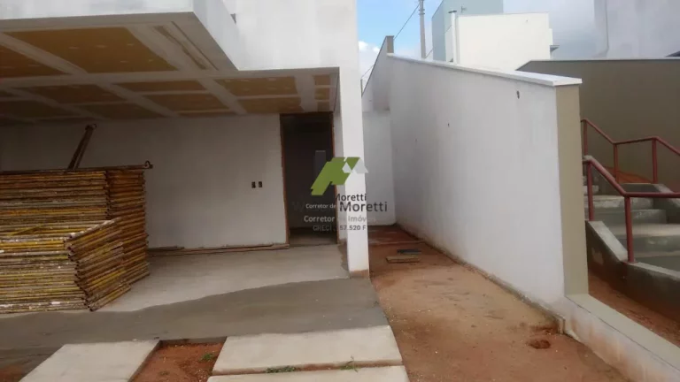 Imagem Casa na fase de Acabamento em Condomínio