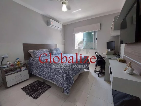 Imagem SOBRADO - 3 DORM - 2 VAGAS - PISCINA - CHURRASQUEIRA R$ 1.180.000,00