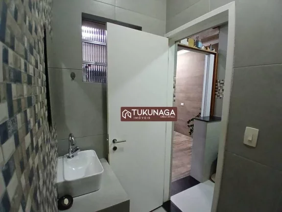 Imagem Linda Casa com Salão Comercial à Venda – Jardim Palmira, Guarulhos ?? 302 m² de área construída | 191 m² de terreno