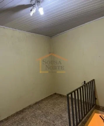 Imagem Sobrado amplo com 2 dormitórios com armários, 2 banheiros, sala com ar-condicionado, cozinha grand...