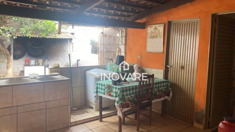 Imagem Casa com 3 dormitórios à venda, 95 m² por R$ 800.000,00 - Setor Santos Dumont - Itumbiara/GO
