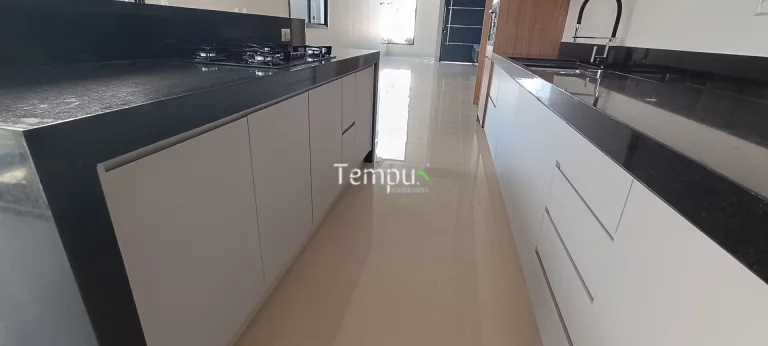 Imagem Parque Ville Pinheiros - Parque Ville Pinheiros, Casa Térrea, Alto Padrão, 312m², 3 suítes plenas, Cozinha montada em armários, Ap. Goiânia