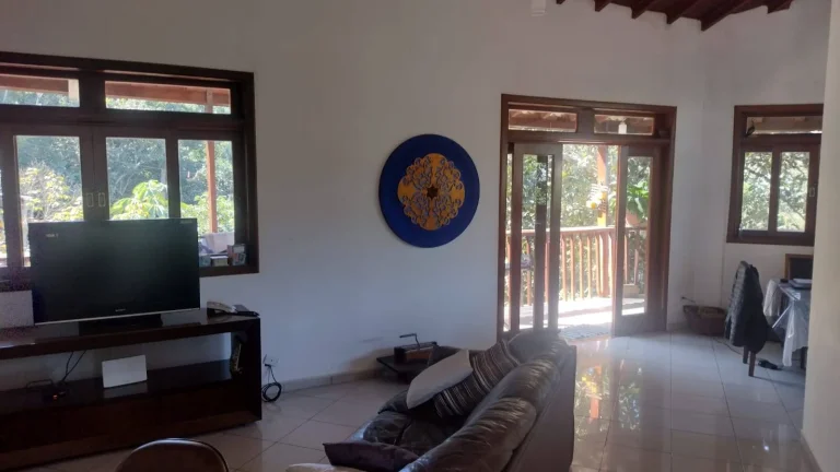 Imagem Casa no Condominio Arujá Country Club com 3 Suítes