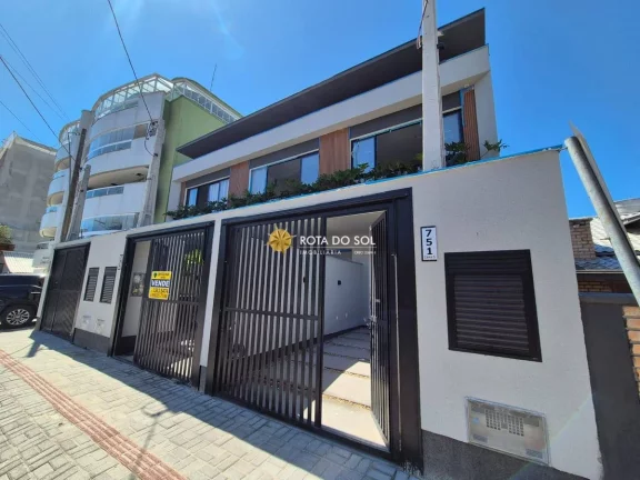 Imagem Sobrado geminado em construção Praia Bombas Bombinhas SC