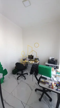 Imagem Casa de Alto Padrão em Condomínio no Bairro Engordadouro