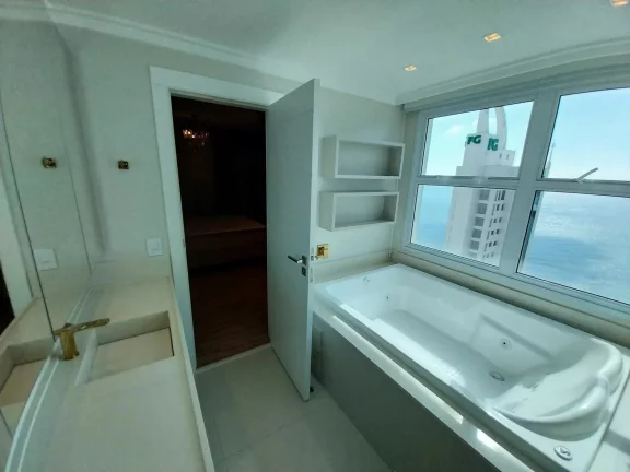 Imagem Apartamento com 4 dormitórios à venda sendo 4 suítes, 140.19 m² por - R$ 7.399.000,00 - Centro - Bal. Camboriú/SC