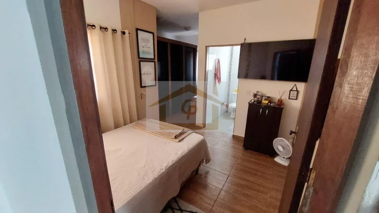 Imagem Casa Térrea, 2 quartos sendo um suíte , condomínio com Clube, 3 vagas