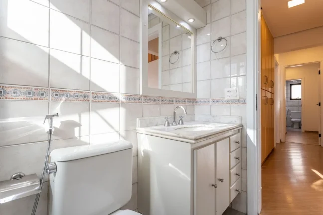 Imagem Apartamento 152M² Reformado, 4Q, 2 Suítes, 3 Banheiros, 3 Vagas, Piscina, Churrasqueira, Salão de Festas, Playground, Salão de Jogos, Espaço Gourmet.